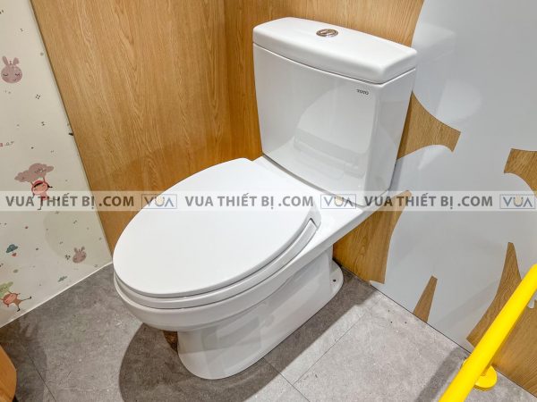 Bồn cầu 2 khối TOTO CS320DRT2 nắp êm TC393VS