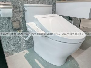 TOTO CS767RW7 - Bồn cầu thông minh nắp rửa điện tử TCF6631A 6 Bồn cầu 2 khối TOTO CS767RW7 nắp rửa điện tử TCF6631A