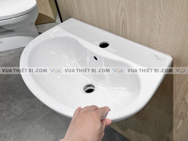 Chậu rửa mặt lavabo TOTO LHT240CS#W chân lửng treo tường