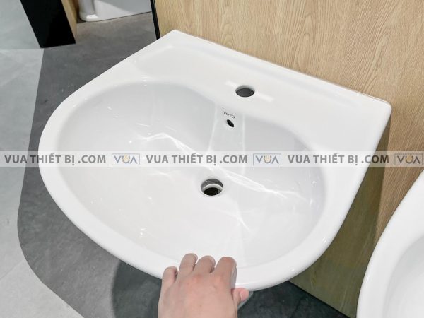 Chậu rửa mặt lavabo TOTO LPT236CS#W chân dài treo tường