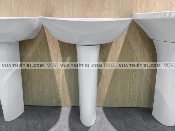 Chậu rửa mặt lavabo TOTO LPT239CR#W chân dài treo tường