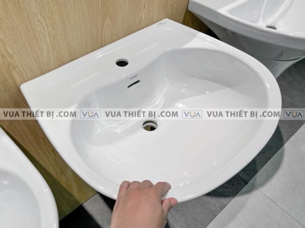 Chậu rửa mặt lavabo TOTO LPT239CR#W chân dài treo tường