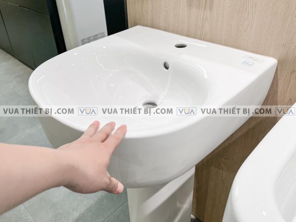 Chậu rửa mặt lavabo TOTO LPT766C#XW chân dài treo tường