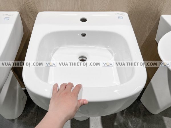 Chậu rửa mặt lavabo TOTO LPT767C#XW chân dài treo tường