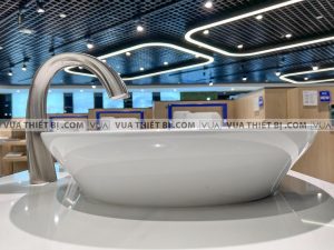 Chậu rửa mặt lavabo TOTO LT4706#XW vòi TLP01701J#BN đặt bàn
