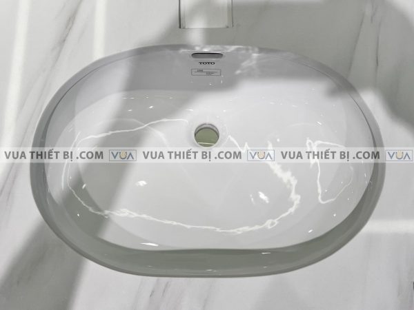 Chậu rửa mặt lavabo TOTO LT546 âm bàn