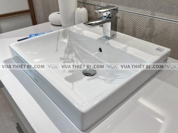 Chậu rửa mặt lavabo TOTO LT710CSR đặt bàn vòi TLG02301V