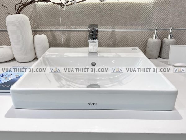 Chậu rửa mặt lavabo TOTO LT710CSR đặt bàn vòi TLG02301V