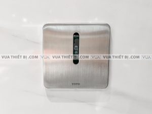 Van xả tiểu nam TOTO DUE126UE cảm ứng âm tường dùng điện