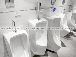 Van xả tiểu nam TOTO DUE137PBK cảm ứng dùng pin lắp nổi