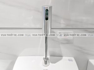 Van xả tiểu nam TOTO DUE137PBK cảm ứng dùng pin lắp nổi