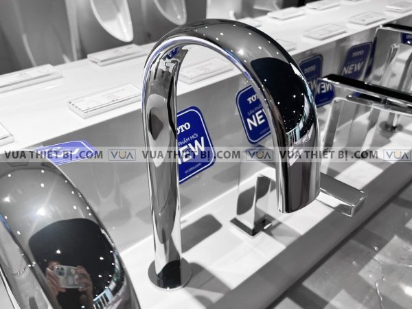 Vòi chậu lavabo TOTO TLE24008A cảm ứng cổ cao