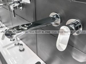 Vòi chậu lavabo TOTO TLG01311B Gắn Tường nóng lạnh GO