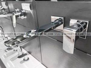 Vòi chậu lavabo TOTO TLG02311B Gắn Tường nóng lạnh GR
