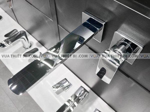 Vòi chậu lavabo TOTO TLG02311B Gắn Tường nóng lạnh GR