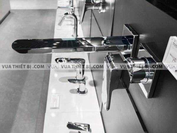 Vòi chậu lavabo TOTO TLG02311B Gắn Tường nóng lạnh GR