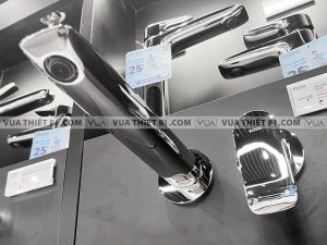 Vòi chậu lavabo TOTO TLG04310B Gắn Tường nóng lạnh GA