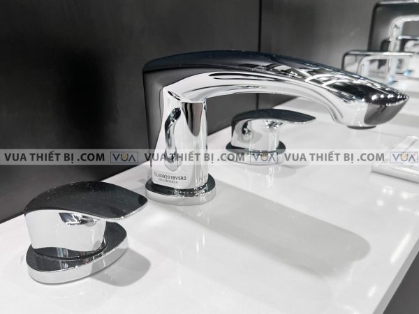 Vòi chậu lavabo TOTO TLG09201B nóng lạnh 3 lỗ GM