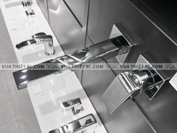 Vòi chậu lavabo TOTO TLG10308B gắn tường nóng lạnh GB