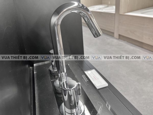 Vòi chậu lavabo TOTO TLG11201B nóng lạnh 3 lỗ GF