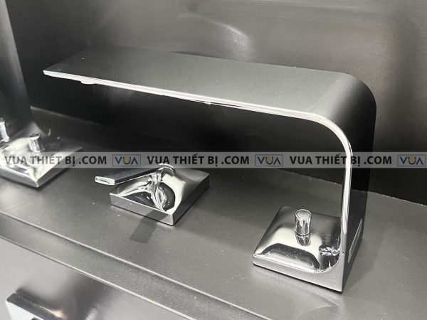 Vòi chậu lavabo TOTO TLP02301B nóng lạnh 2 lỗ ZL