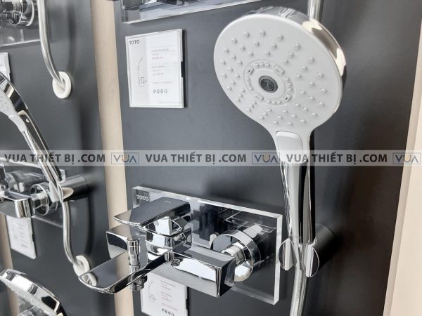 Vòi sen tắm TOTO TBG02302V/TBW01010A nóng lạnh GR