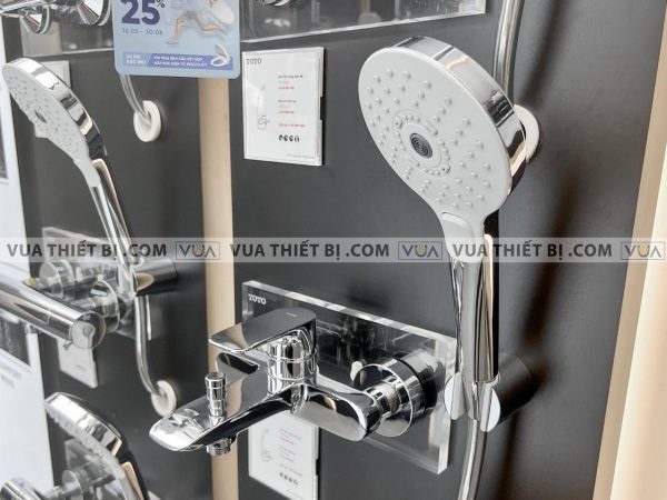 Vòi sen tắm TOTO TBG04302V TBW01010A nóng lạnh GA