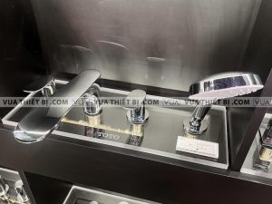 Vòi sen xả bồn tắm TOTO TBG01202B gắn bồn 4 lỗ GO