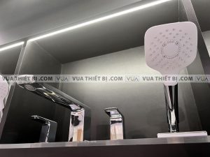 Vòi sen xả bồn tắm TOTO TBG02202B gắn bồn 4 lỗ GR