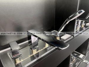 Vòi sen xả bồn tắm TOTO TBG02202B gắn bồn 4 lỗ GR