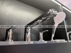 Vòi sen xả bồn tắm TOTO TBG03202B gắn bồn 4 lỗ GS