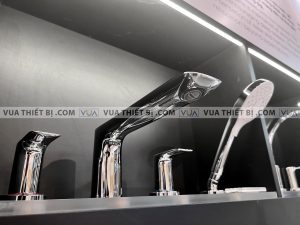 Vòi sen xả bồn tắm TOTO TBG04202B gắn bồn 4 lỗ GA