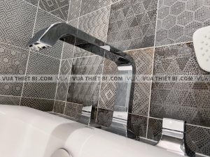 Vòi sen xả bồn tắm TOTO TBG08202A gắn bồn 4 lỗ GC