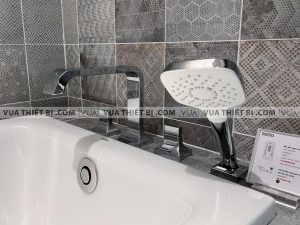 Vòi sen xả bồn tắm TOTO TBG08202A gắn bồn 4 lỗ GC