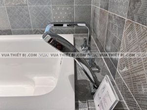 Vòi sen xả bồn tắm TOTO TBG08202A gắn bồn 4 lỗ GC