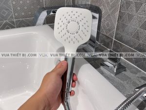 Vòi sen xả bồn tắm TOTO TBG08202A gắn bồn 4 lỗ GC