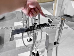 TOTO TBG08306A/TBN01105B - Vòi sen xả bồn tắm đặt sàn GC 7 https://vuathietbi.com/wp-content/uploads/2020/05/Vòi-sen-xả-bồn-tắm-TOTO-TBG08306ATBN01105B-dặt-sàn-GC-4.jpg