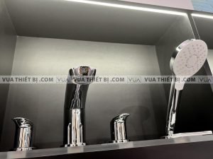 Vòi sen xả bồn tắm TOTO TBG09202A gắn bồn 4 lỗ GM