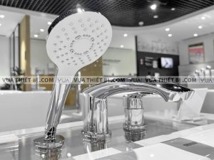 TOTO TBG09305A - Vòi sen xả bồn tắm gắn bồn 3 lỗ GM 4 Vòi sen xả bồn tắm TOTO TBG09305A gắn bồn 3 lỗ GM