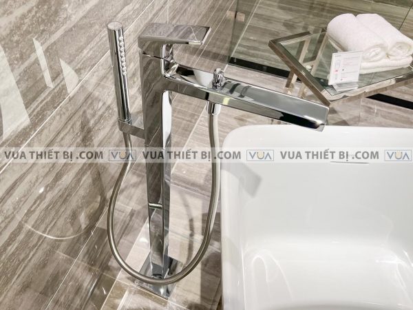 Vòi sen xả bồn tắm TOTO TBG10306A/TBN01105B đặt sàn GB