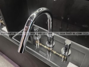 Vòi sen xả bồn tắm TOTO TBG11201B gắn bồn 3 lỗ GF