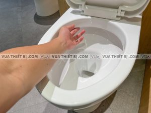 TOTO CS325DRW7#W - Bồn cầu thông minh nắp rửa điện tử TCF6631A 6 anh thuc te bon cau 2 khoi toto cs325drt3 cs325dmt3 nap em tc385vs 6