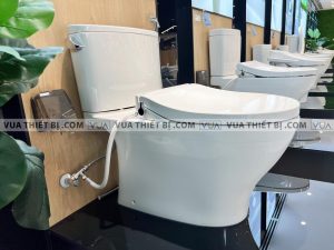 TOTO CS302DE2#W - Bồn cầu thông minh nắp rửa cơ TCW07S 13 anh thuc te bon cau 2 khoi toto cs767re2 nap rua co tcw07s 2