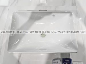 TOTO LT1735 - Chậu lavabo đặt bàn 4 anh thuc te chau rua mat lavabo toto lt1735xw dat ban 5