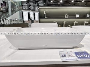 TOTO LT1735 - Chậu lavabo đặt bàn 2 anh thuc te chau rua mat lavabo toto lt1735xw dat ban 7