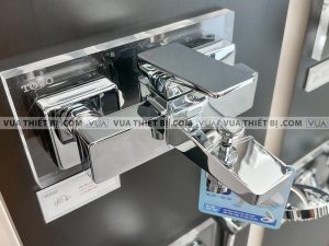 TOTO TVSM110RUR DGH108ZR - Vòi sen tắm nóng lạnh 4 anh thuc te voi sen tam toto tvsm110rur nong lanh 1